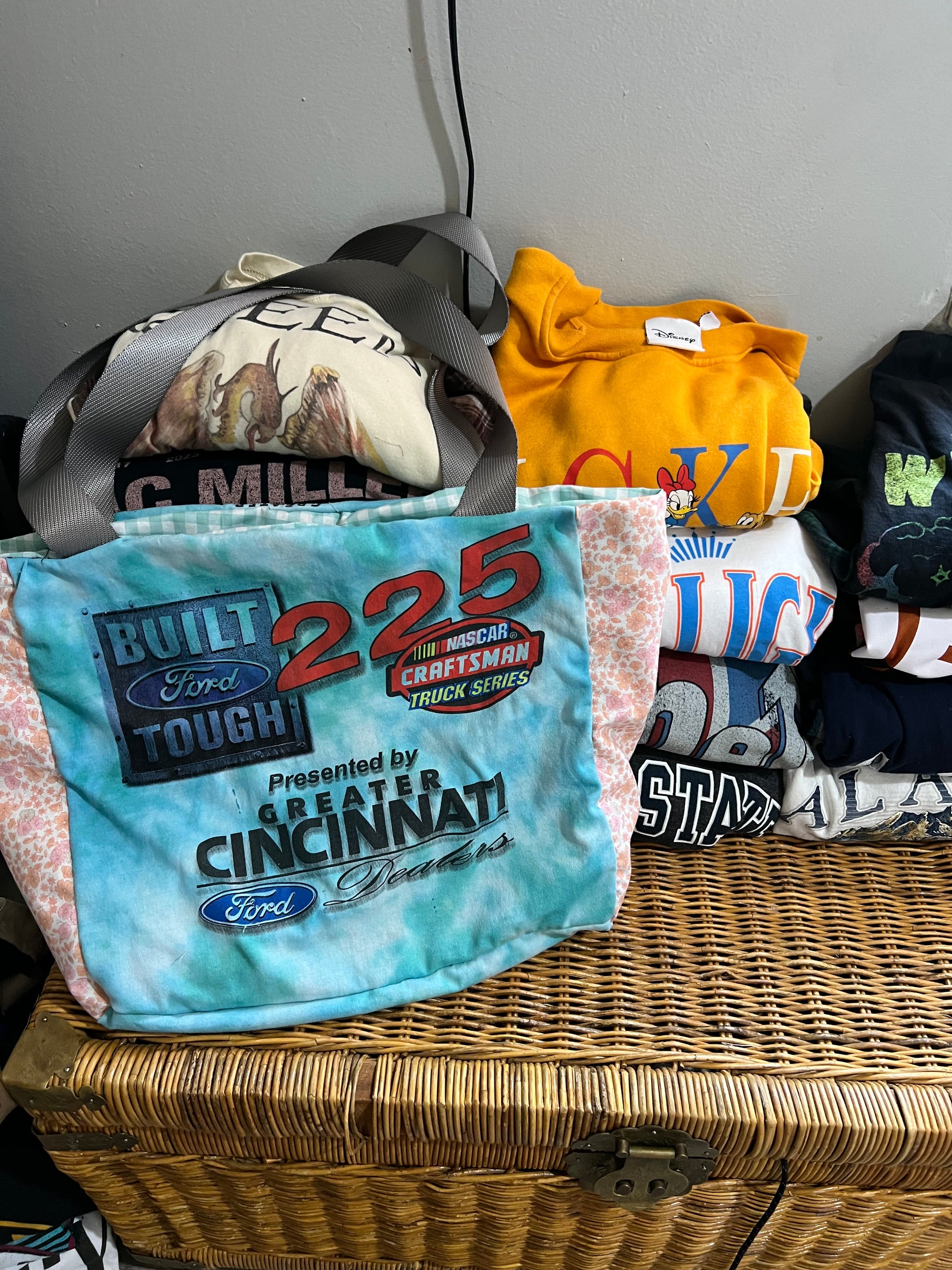Cincinnati ford tote bag