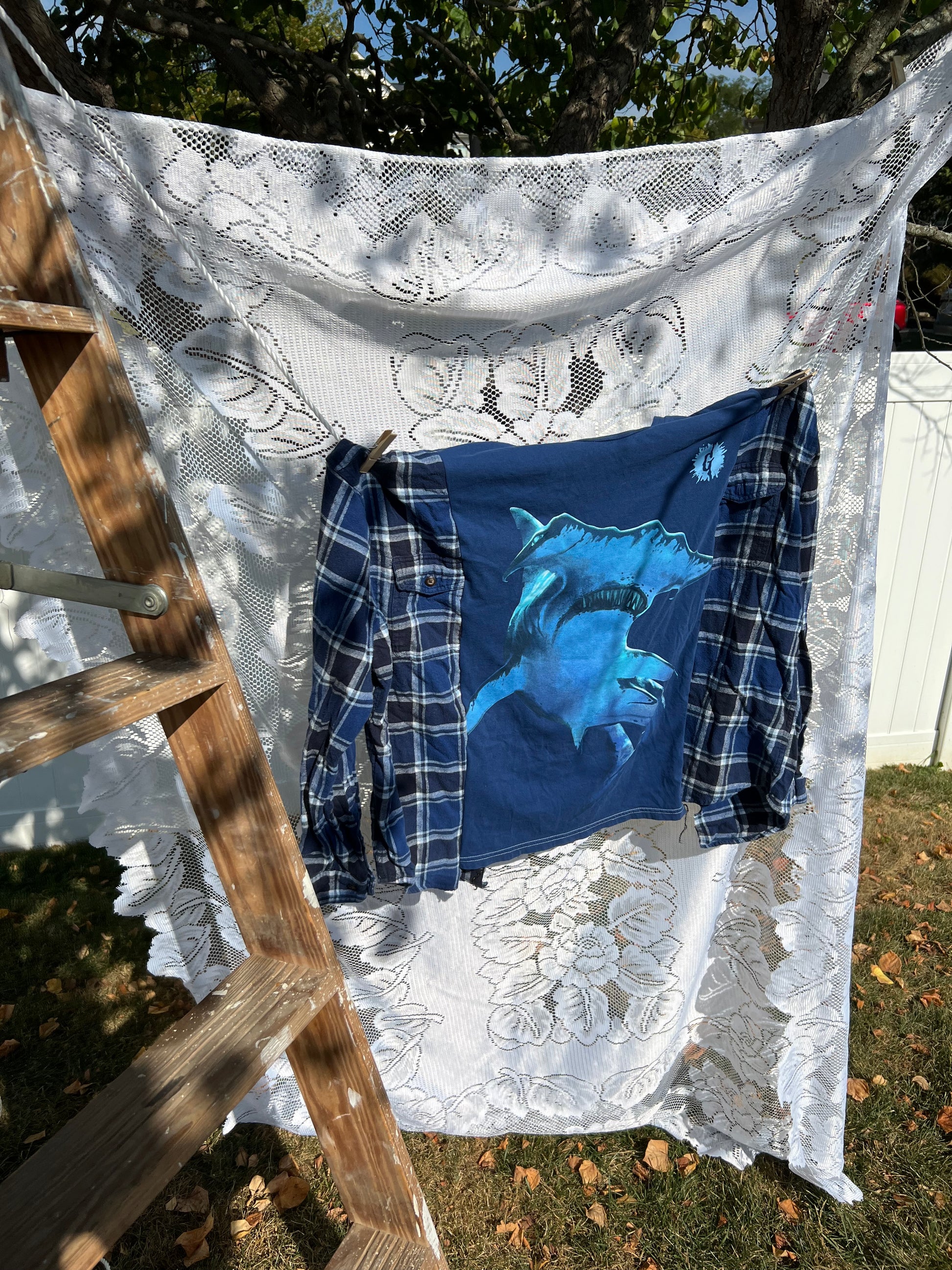 L/xl shark flannel