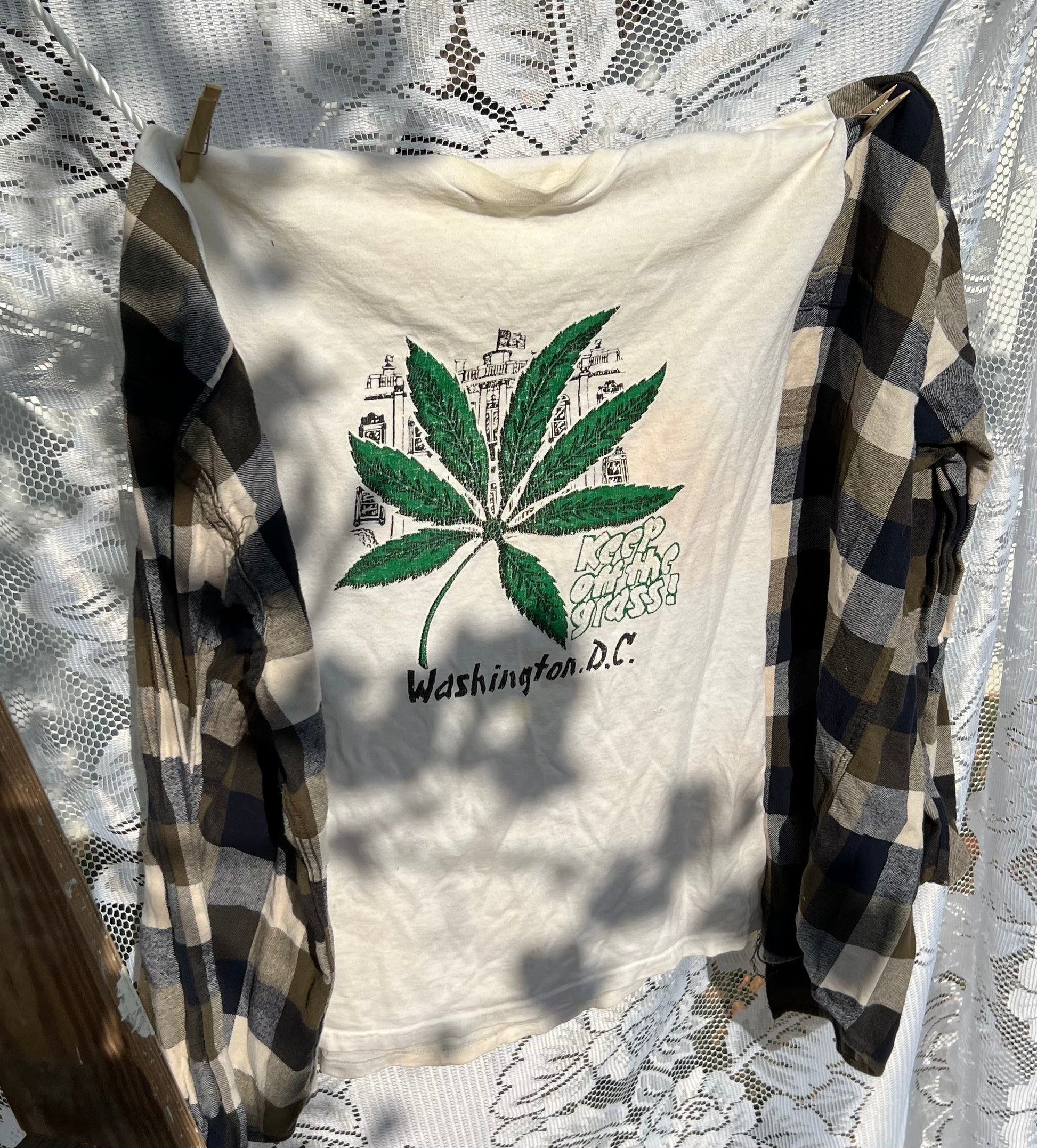Xl/2xl keep off the grass    flannel