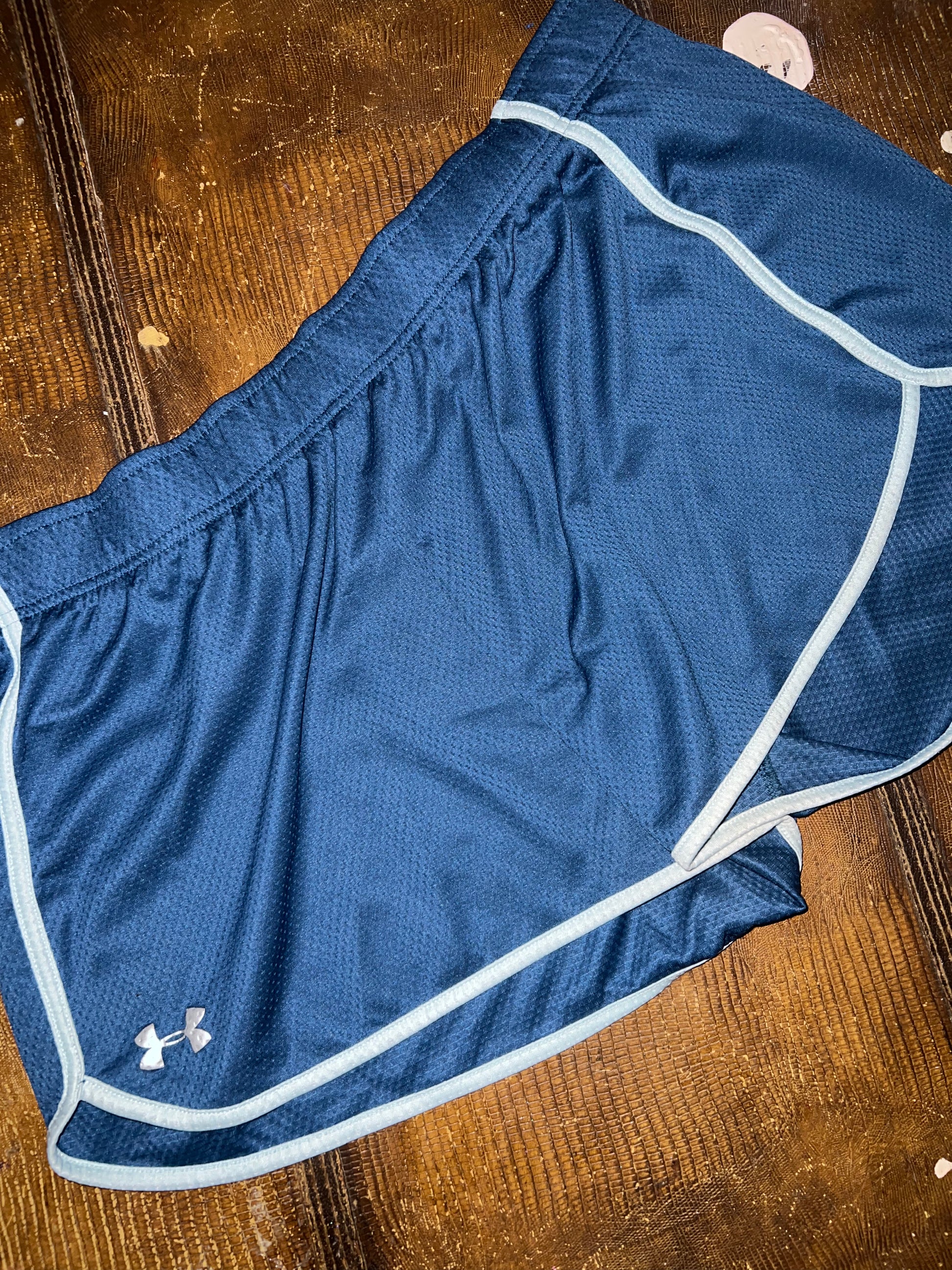 Xl under armor  shorts