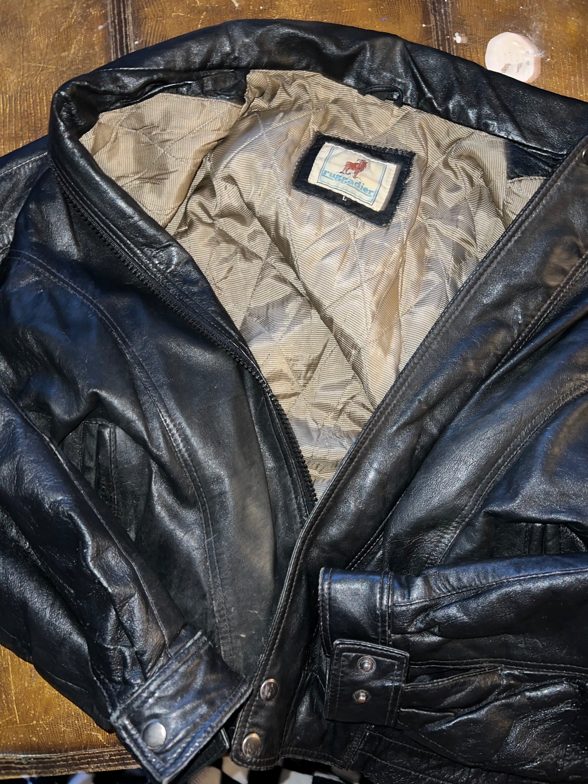 Large vintage ruggiler leather jacket