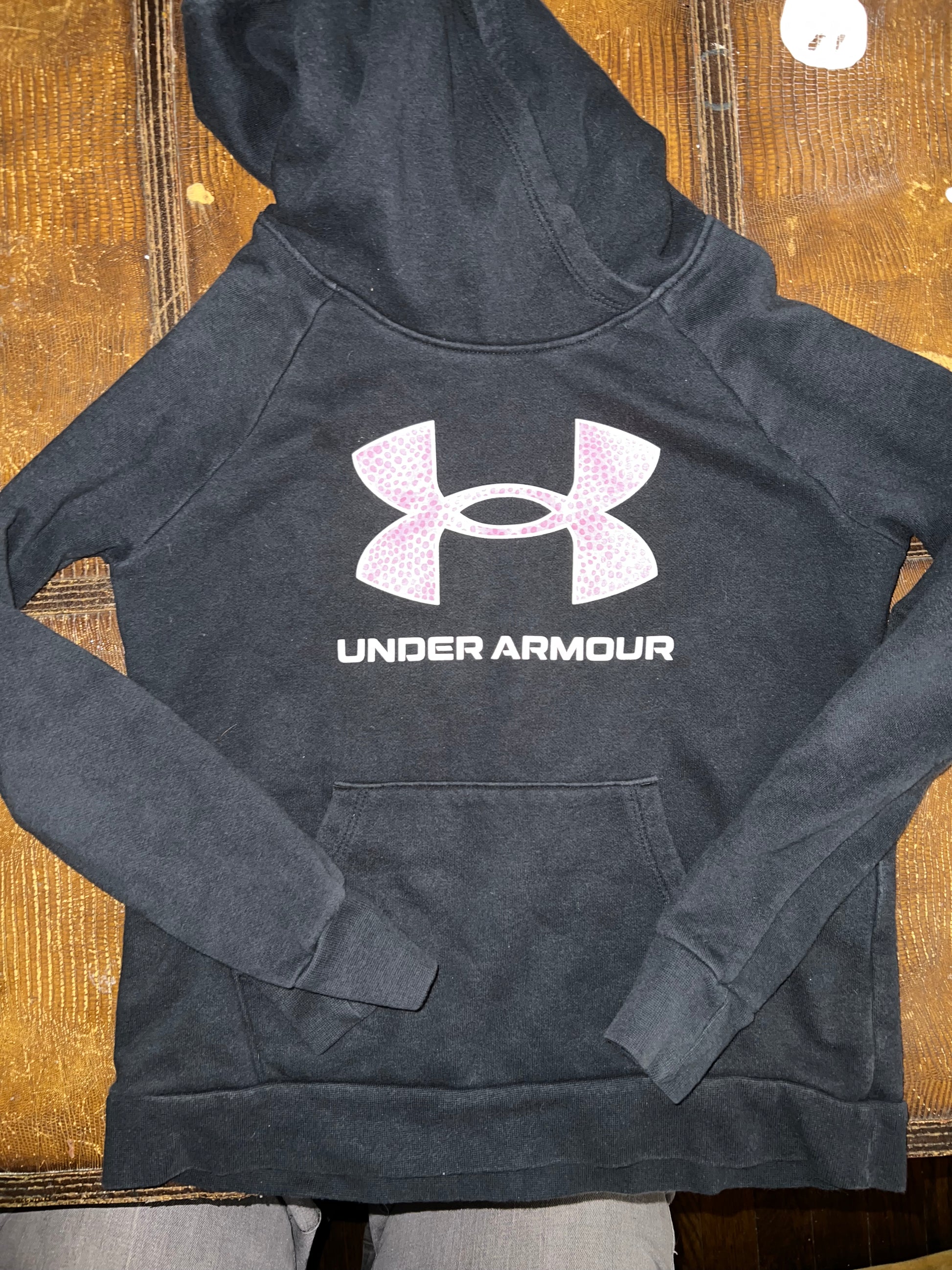 Youth medium underarmour sweatshirt